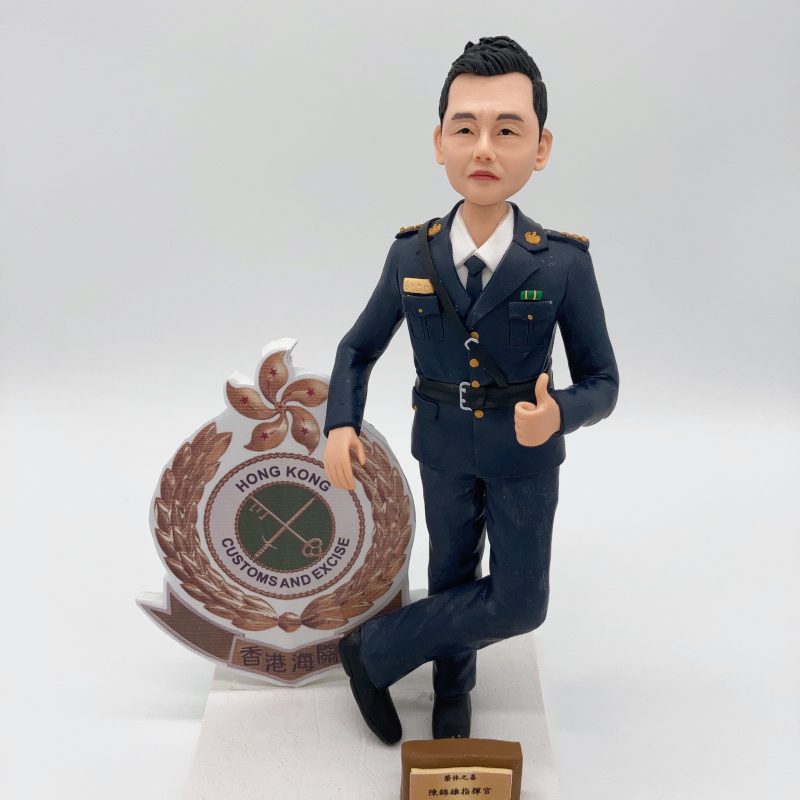 【香港海關人像公仔】指揮官榮休紀念禮物與部門徽章情景訂製擺設 Hong Kong Customs and Excise Commander Figurine
