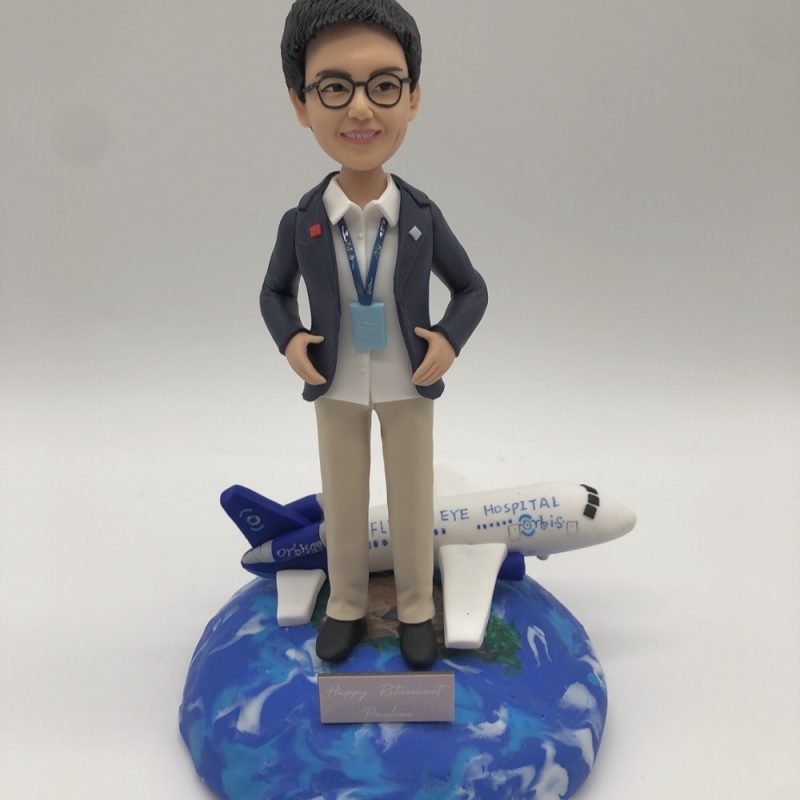 【奧比斯飛機人像公仔】眼科飛機醫院退休紀念與慈善客製化公仔擺設 / Orbis Flying Eye Hospital Figurine