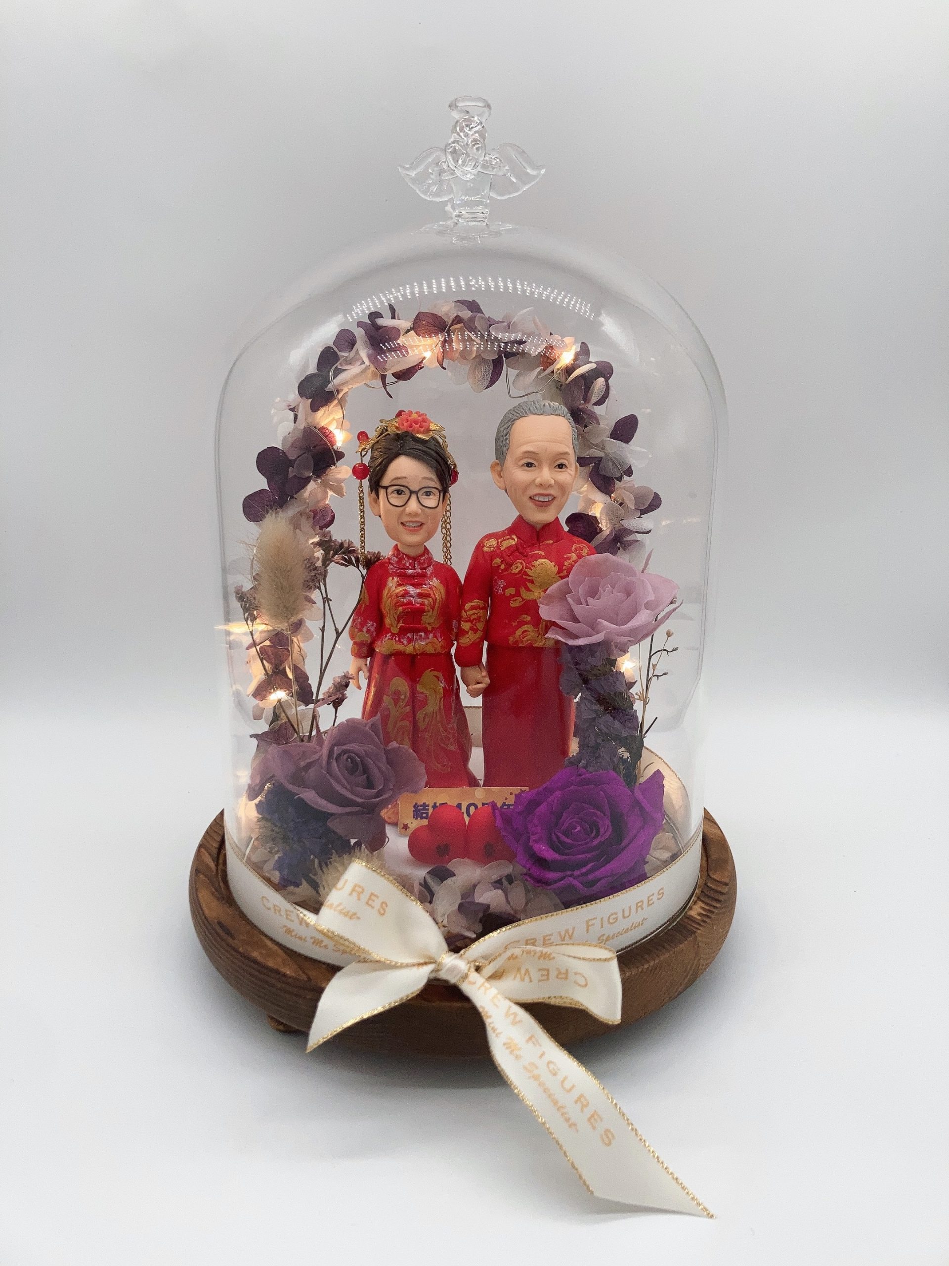 【結婚40周年永生花玻璃罩人像公仔】紅寶石婚紀念品、結婚周年禮物、長輩祝壽公仔、永生花擺設 / 40th Anniversary Preserved Flower Figurine - Image 2