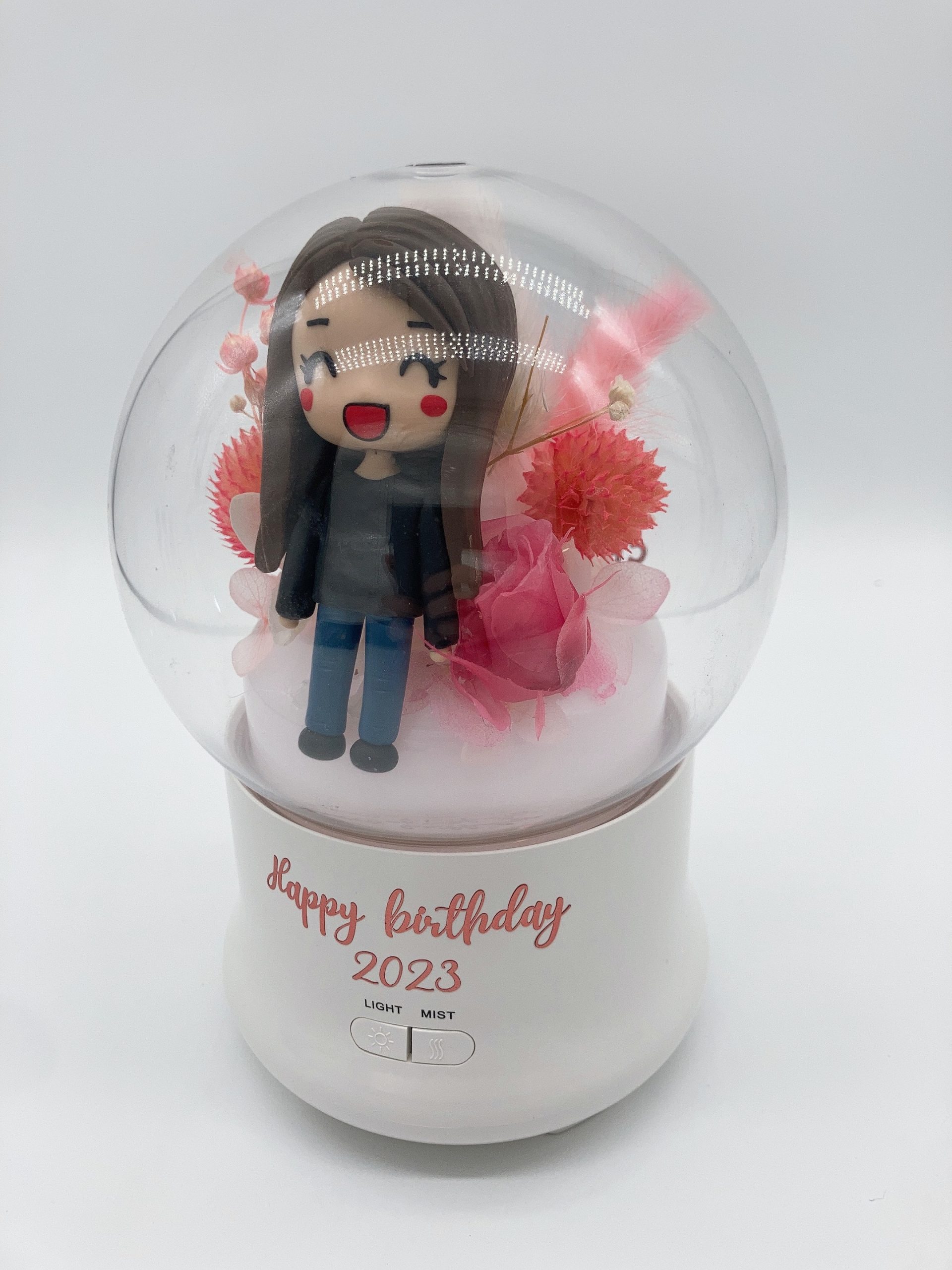 生日禮物永生花加濕器人像公仔、客製化慶生擺設【Happy Birthday 專屬訂造公仔】Birthday Gift Figurine - Image 3