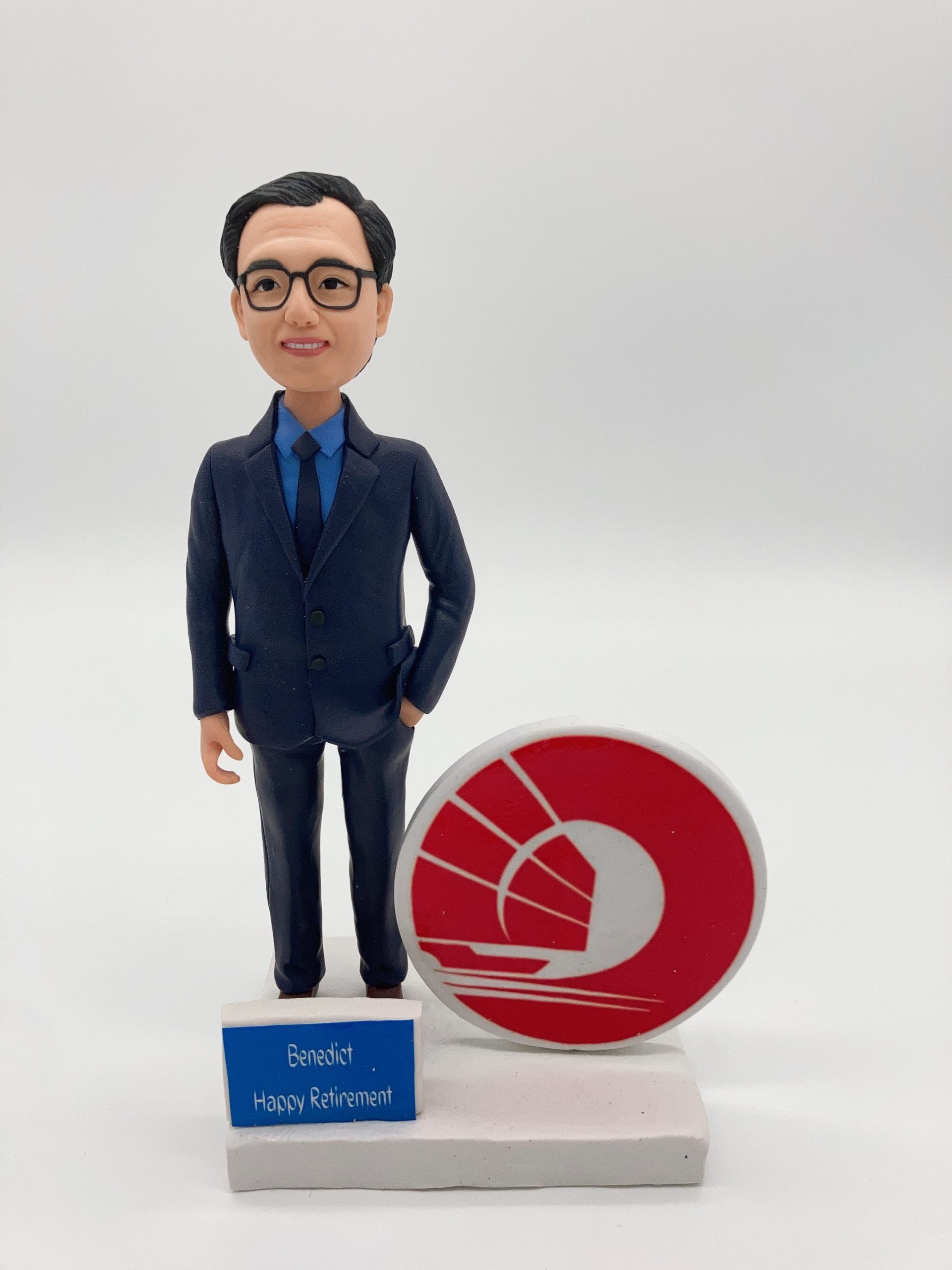 【OCBC 華僑銀行高管人像公仔】銀行界散水禮物、離職禮物、榮休禮物、金融業紀念品 / OCBC Executive Figurine - Image 3