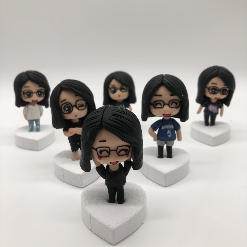【Q版人像公仔心形底座】好友聚會與團體紀念客製化公仔擺設 / 多人迷你公仔心型底座套裝 / Chibi Heart Base Figurine
