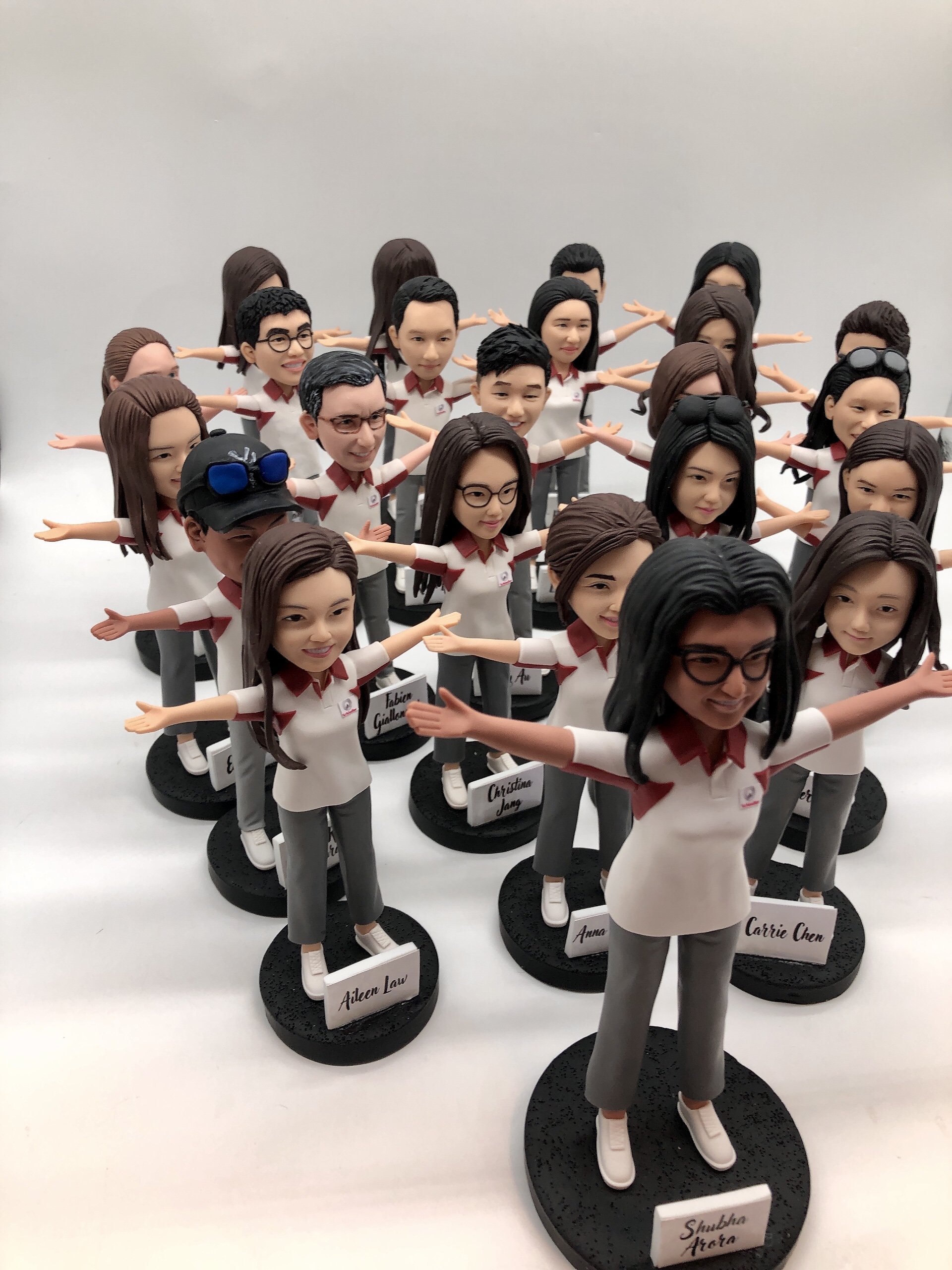 【企業團隊制服人像公仔】客製化同事紀念禮物 / 團隊公仔訂製 / 香港原創設計 Corporate Team Uniform Figurine - Image 2
