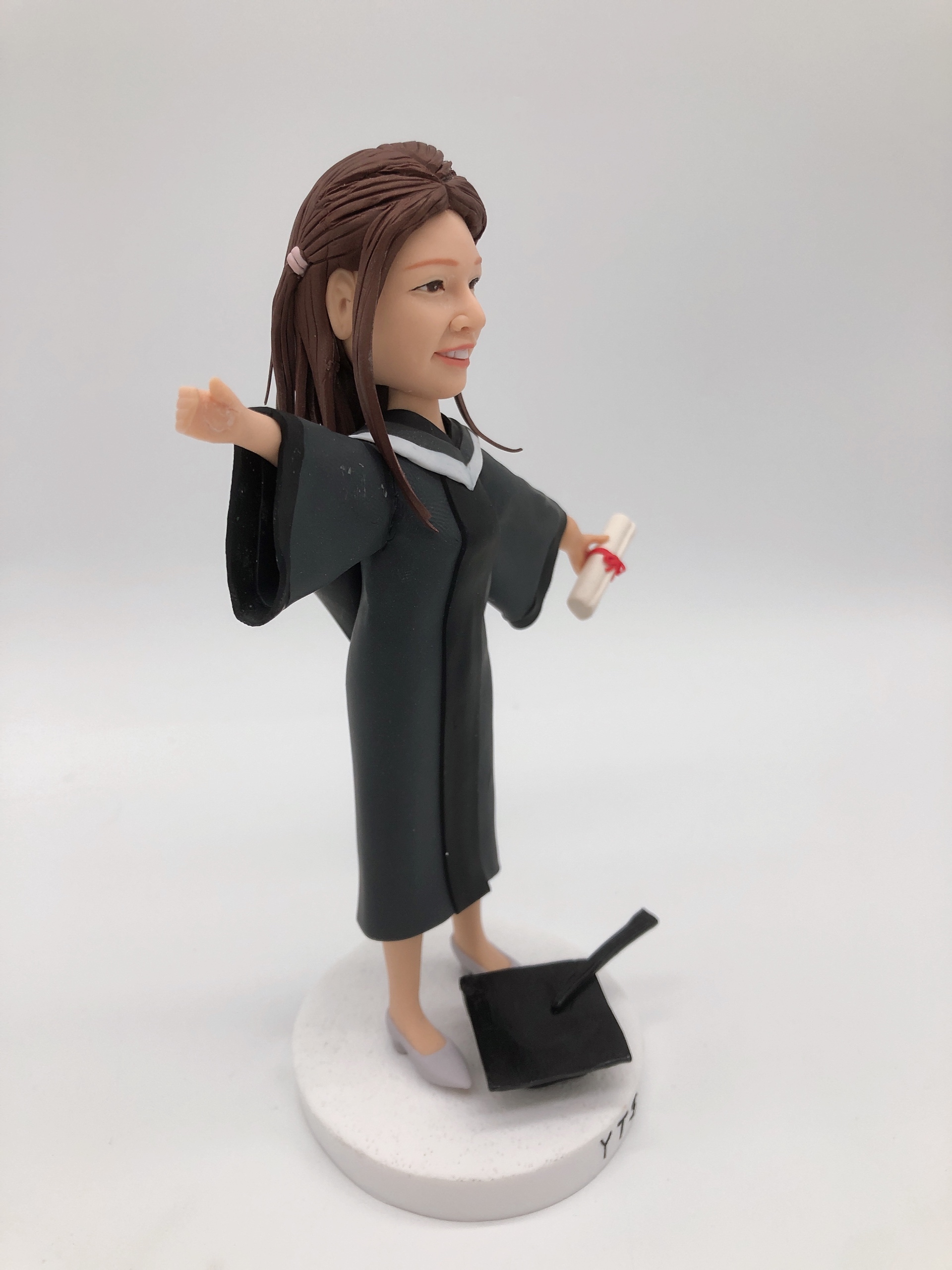 【畢業典禮人像公仔】學士服畢業生與專屬客製化公仔擺設 / Graduation Ceremony Figurine - Image 4