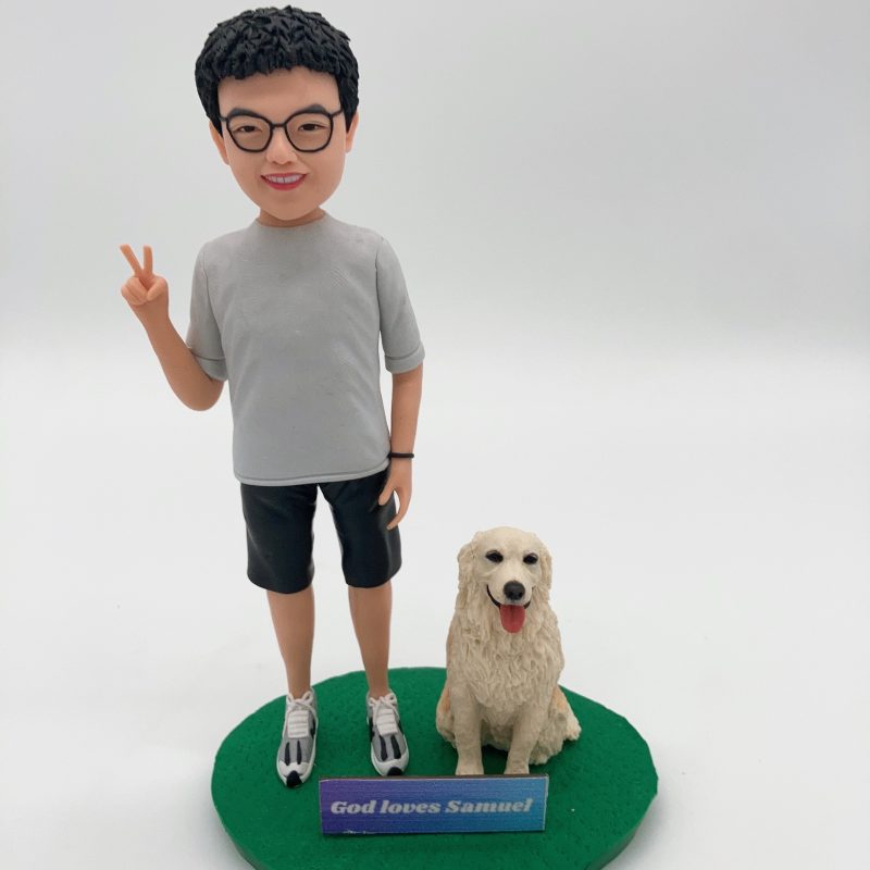 【真人與黃金獵犬人像公仔】比V字手勢男士與愛犬紀念擺設 Pet Dog Figurine