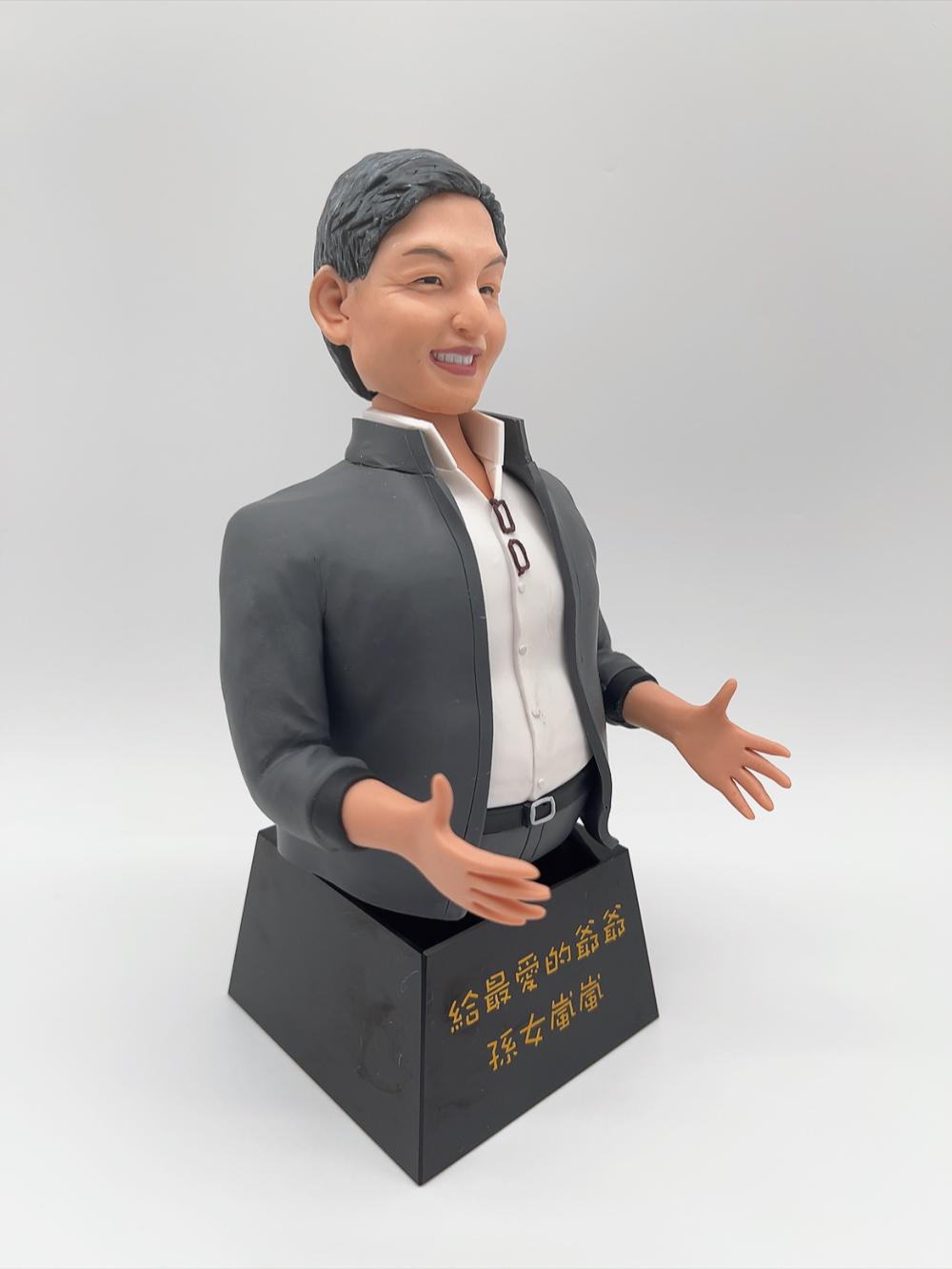 【給最愛的爺爺客製化半身公仔】孫女送禮、爺爺生日禮物、父親節禮物、真人人像公仔、專屬文字底座擺設 / Custom Grandfather Bust Figurine Gift - Image 5