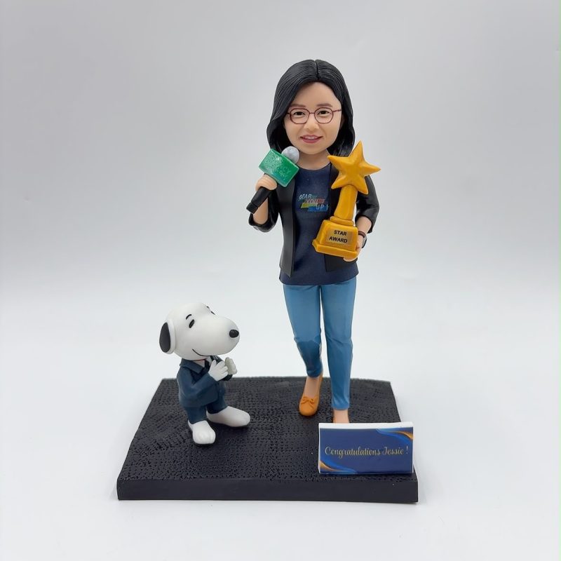 明星獎人像公仔、主持人致敬【史努比與星星獎盃客製化公仔】Star Award Figurine