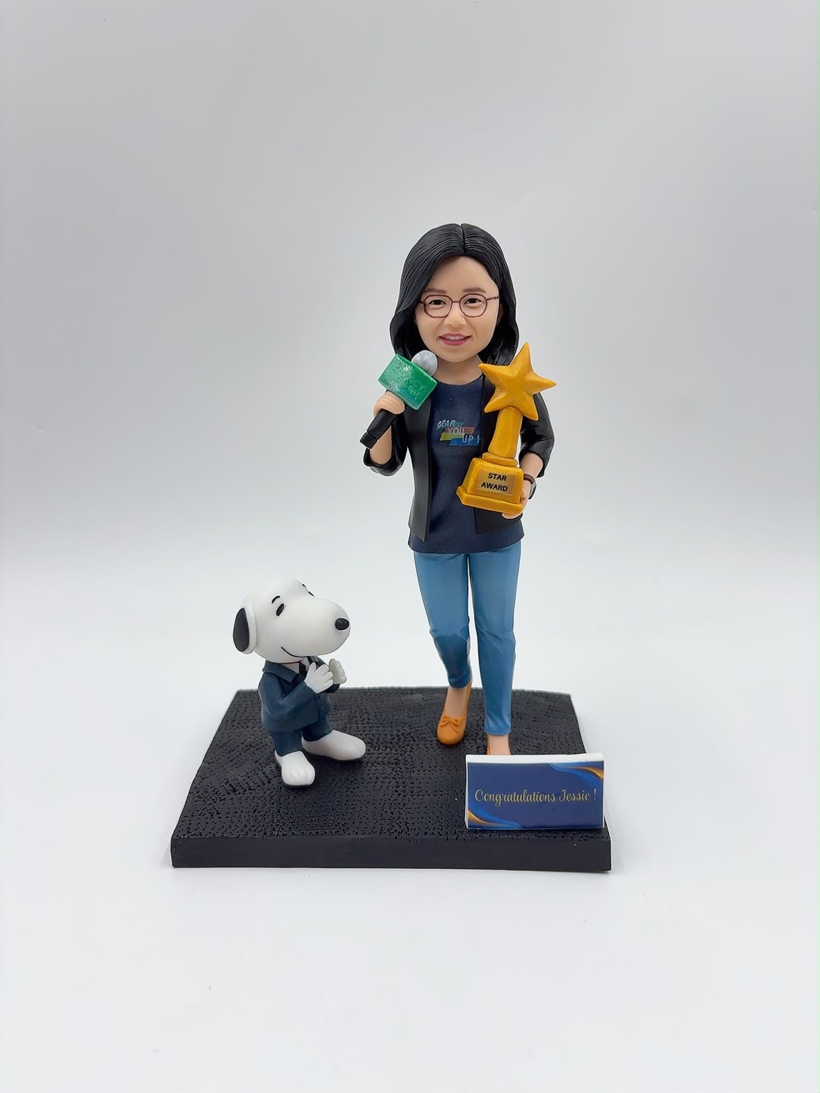 明星獎人像公仔、主持人致敬【史努比與星星獎盃客製化公仔】Star Award Figurine