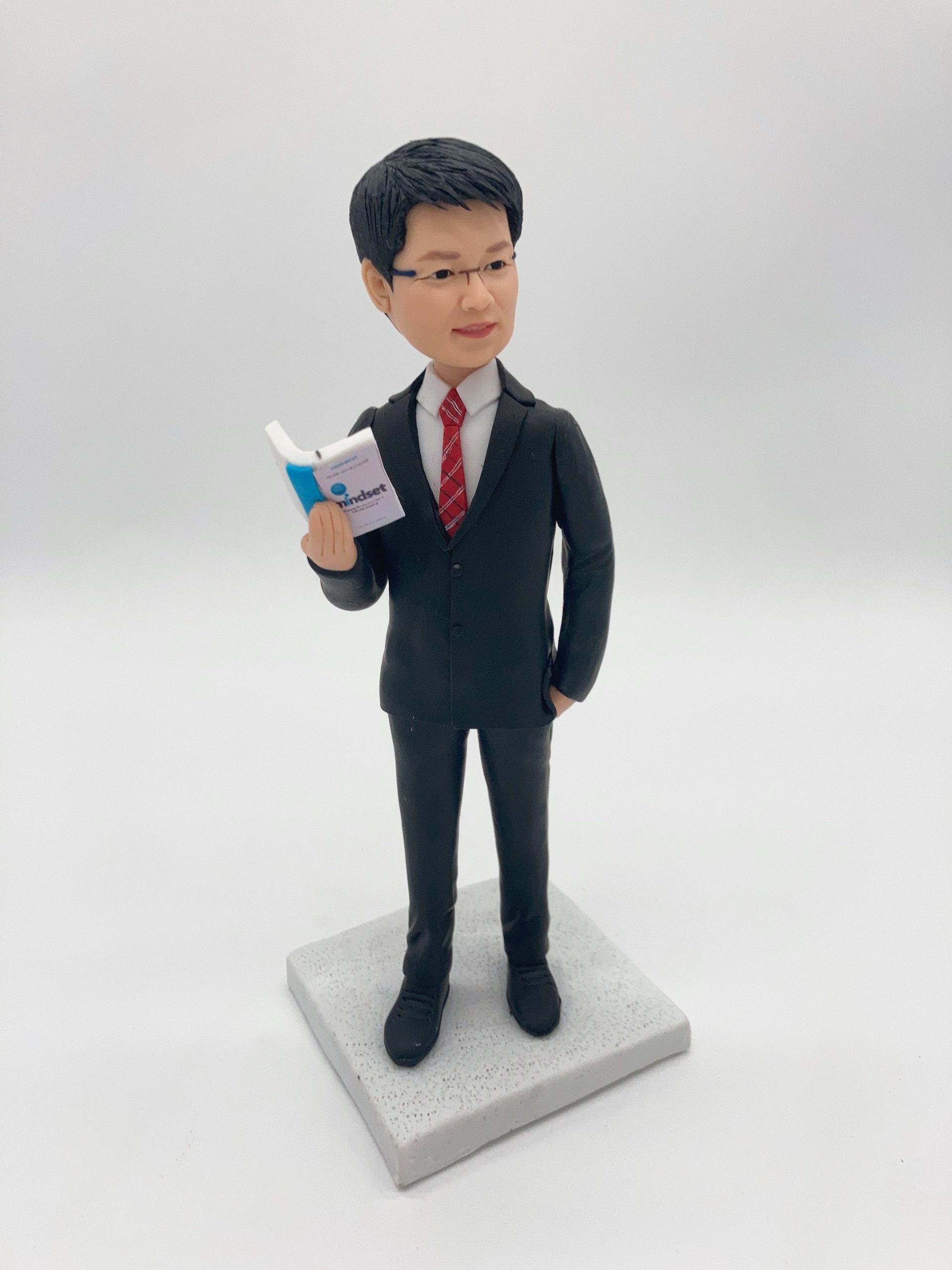 【鳳溪第一中學 · 退休紀念人像公仔】客製化校長與教育界致敬擺設 Principle Figurine - Image 4