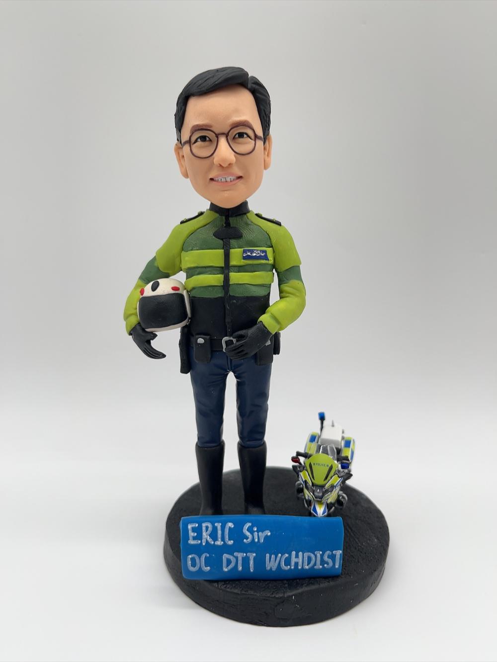 【交通警長及電單車人像公仔】警察紀念禮物與客製化公仔 Traffic Police Officer & Motorcycle Custom Figure - Image 4