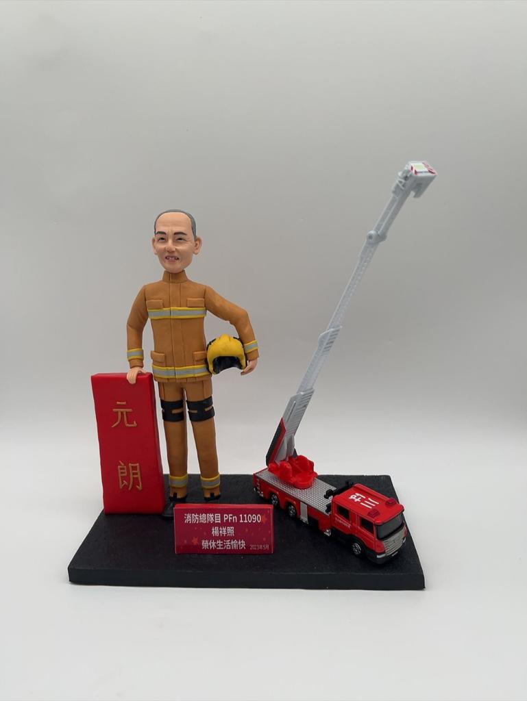 【消防員人像公仔】消防處榮休禮物推薦與元朗消防局紀念擺設 Firefighter Figurine - Image 5