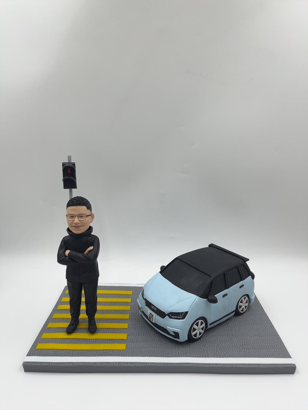 老公生日禮物・愛車人像公仔訂造【車迷丈夫與專屬藍色座駕街景公仔擺設】香港客製化汽車紀念品 / 生日驚喜送禮 Car Lover Custom Figurine - Image 2