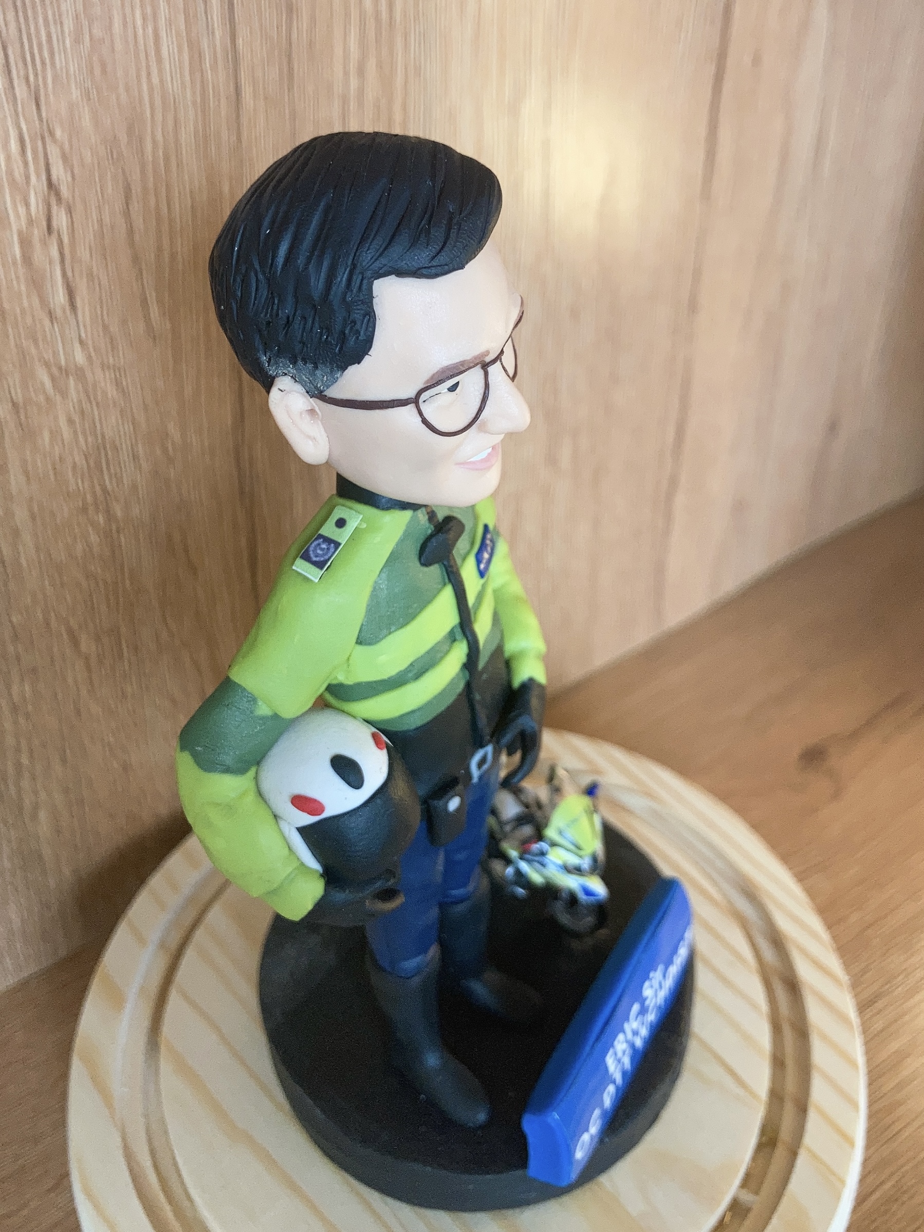 【交通警長及電單車人像公仔】警察紀念禮物與客製化公仔 Traffic Police Officer & Motorcycle Custom Figure - Image 3