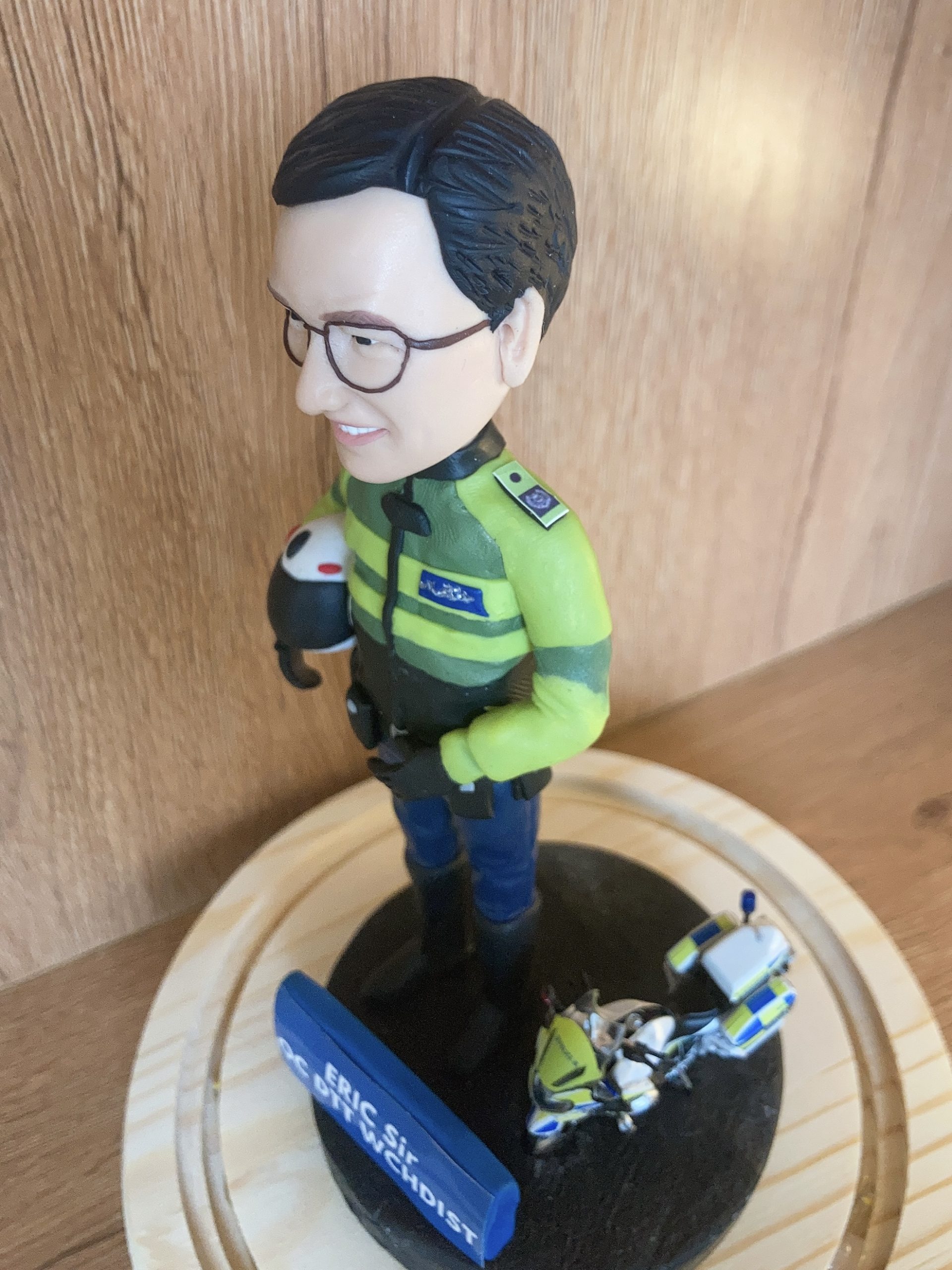 【交通警長及電單車人像公仔】警察紀念禮物與客製化公仔 Traffic Police Officer & Motorcycle Custom Figure - Image 2