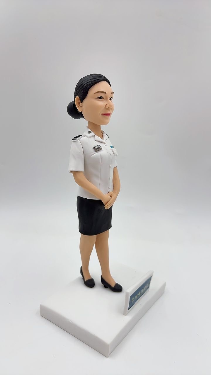 紀律部隊紀念品首選【香港入境處職員制服人像公仔】入境事務處離職、榮休客製化公仔 Immigration Department Officer Figurine - Image 5